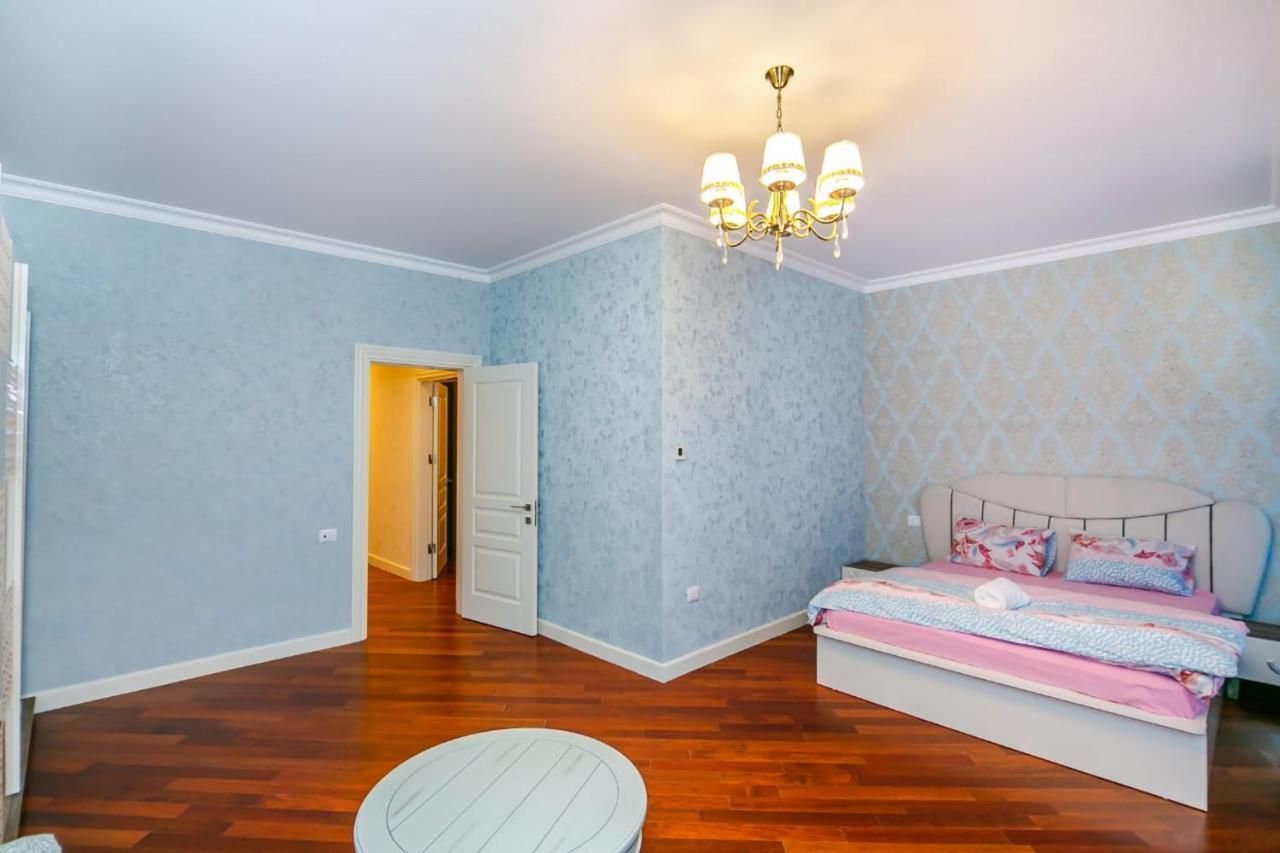 Lux Family Apartment In City Center Baku Exterior foto