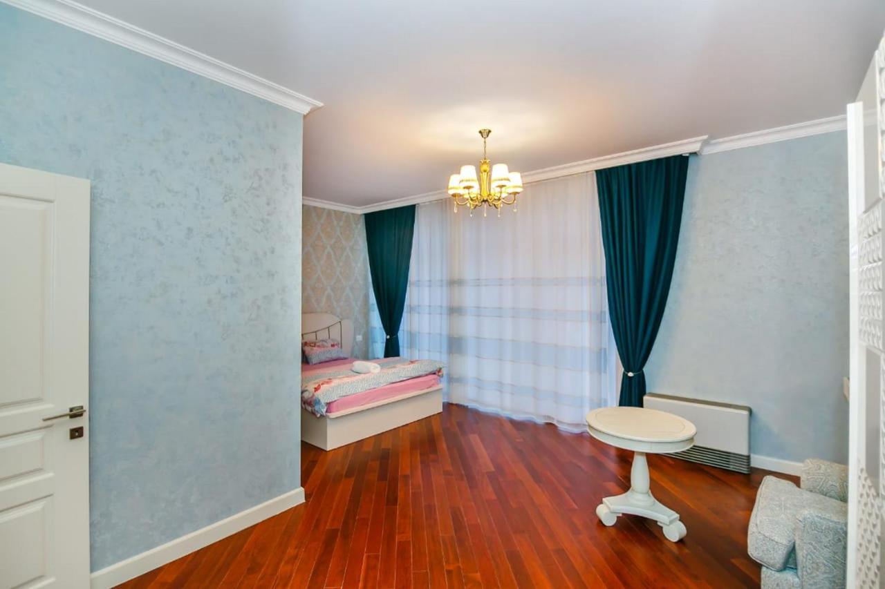 Lux Family Apartment In City Center Baku Exterior foto