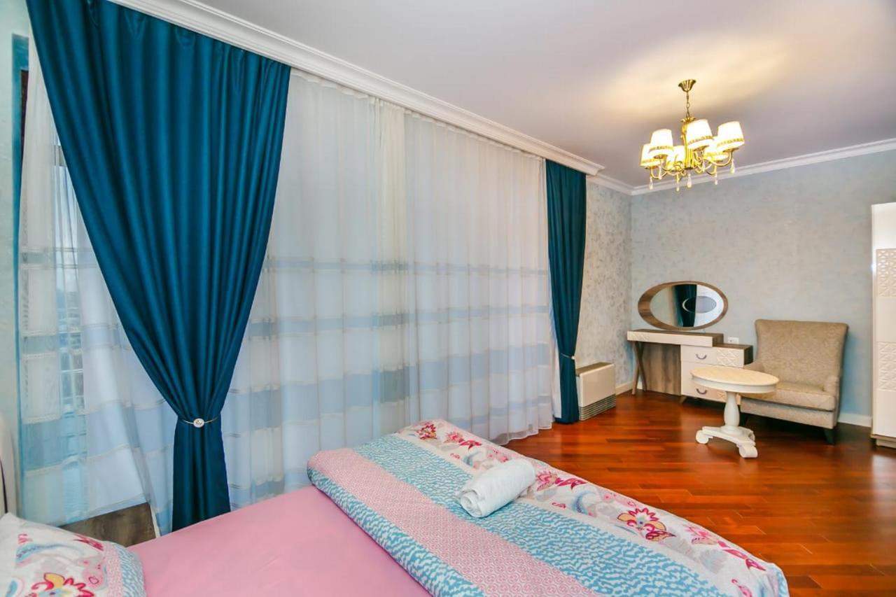 Lux Family Apartment In City Center Baku Exterior foto