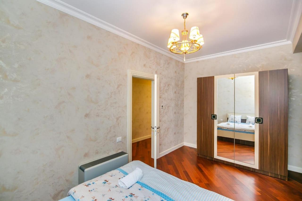 Lux Family Apartment In City Center Baku Exterior foto
