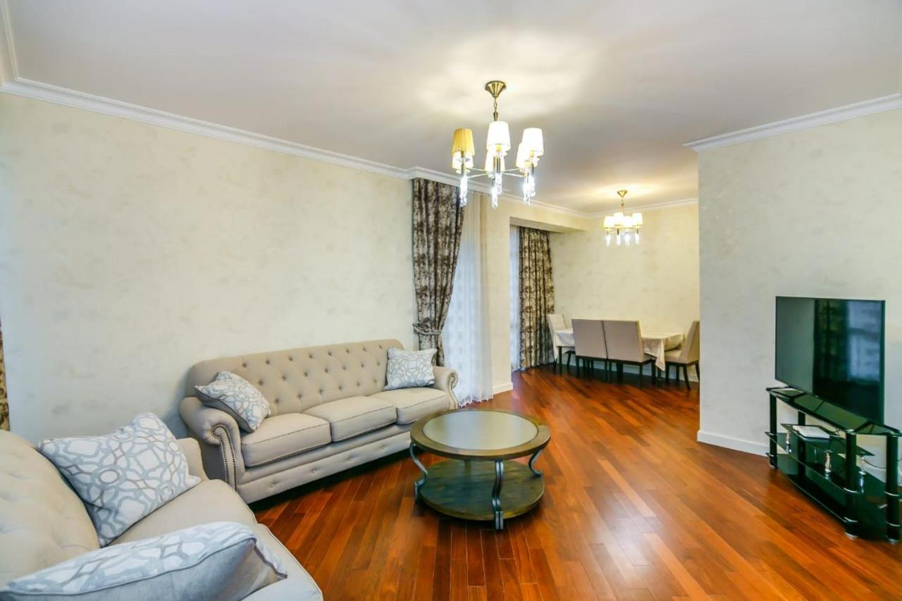 Lux Family Apartment In City Center Baku Exterior foto