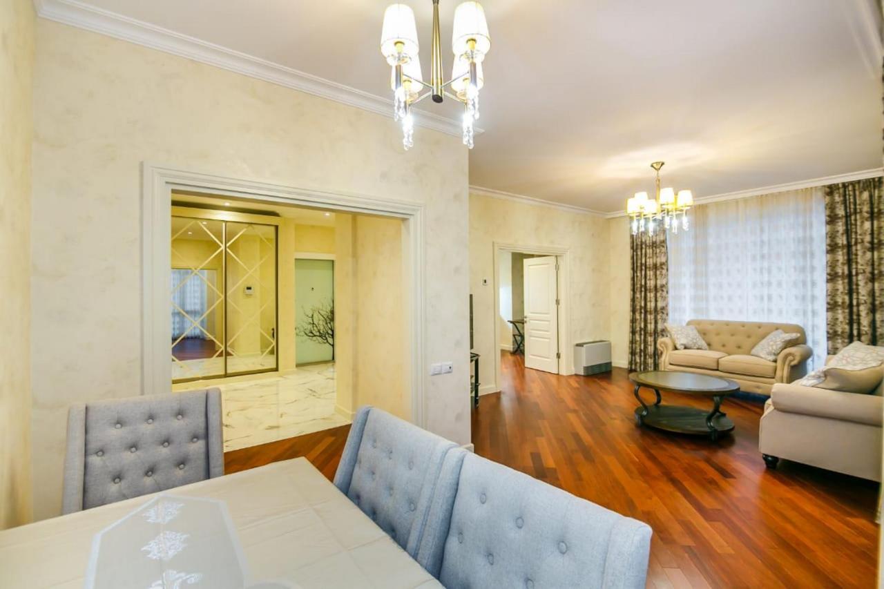 Lux Family Apartment In City Center Baku Exterior foto