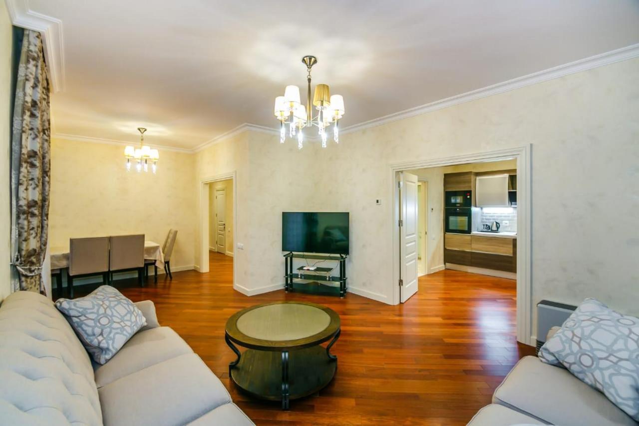 Lux Family Apartment In City Center Baku Exterior foto