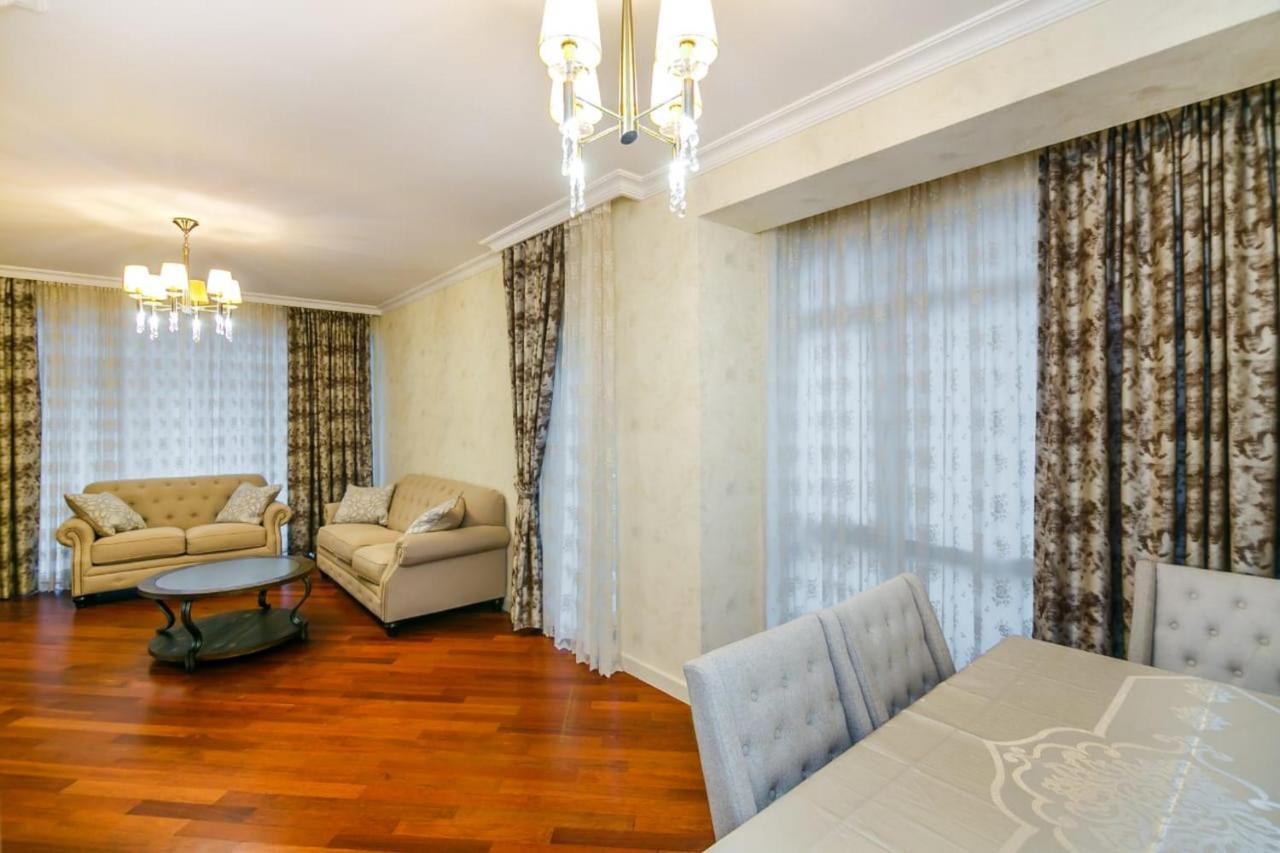 Lux Family Apartment In City Center Baku Exterior foto